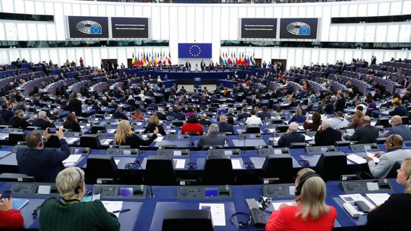 El Parlamento Europeo aprueba la ley que mejora la igualdad de género en las cúpulas de las empresas